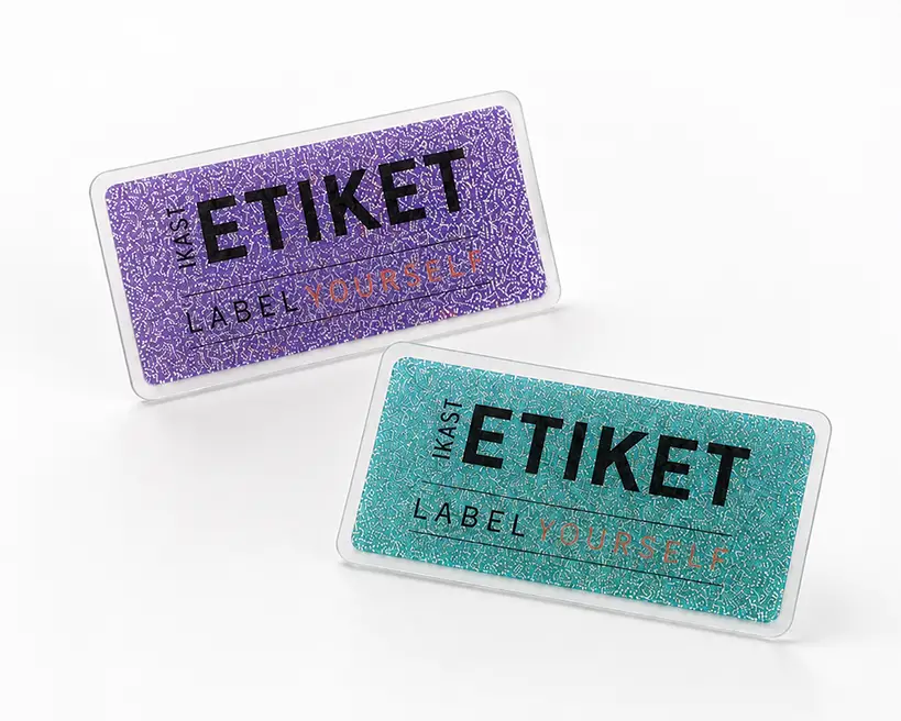 Reflecterende strijklabels met tekst en logo