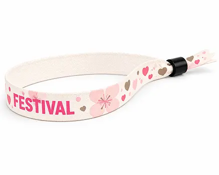 Polsbandjes met roze hartjes en bloemen