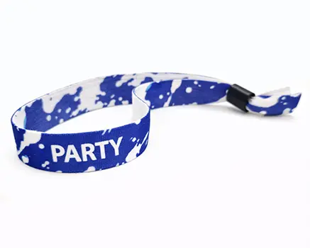 Polsbandjes met blauwe splat-graphics