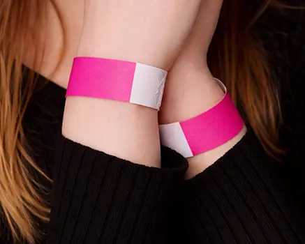 Neonroze Tyvek polsbandjes