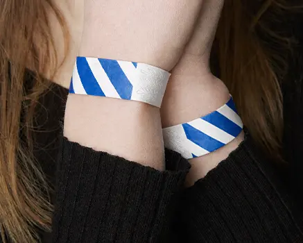 Blauw met witte strepen Tyvek polsbandjes